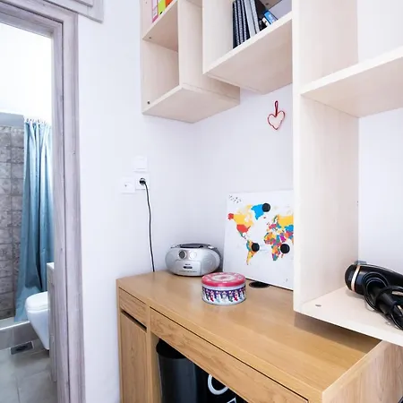 Family Apartment Near Port Piraeus Exterior photo